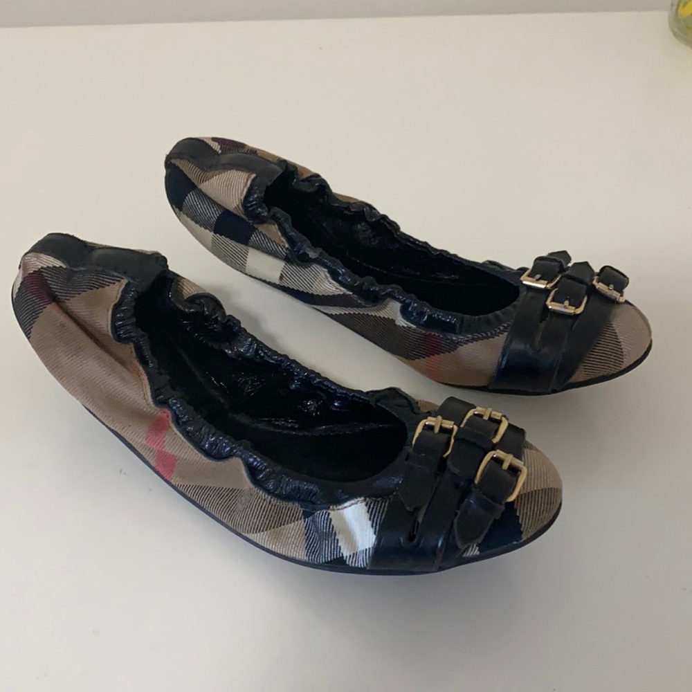 Burberry flats